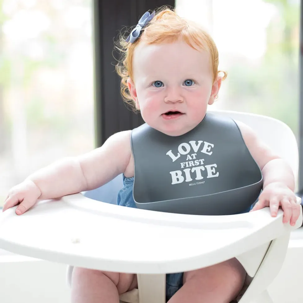 Bella Tunno Wonder Bib: Love at First Bite