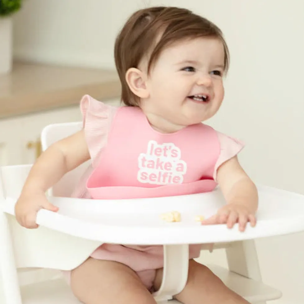 Bella Tunno Wonder Bib: Let's Take a Selfie