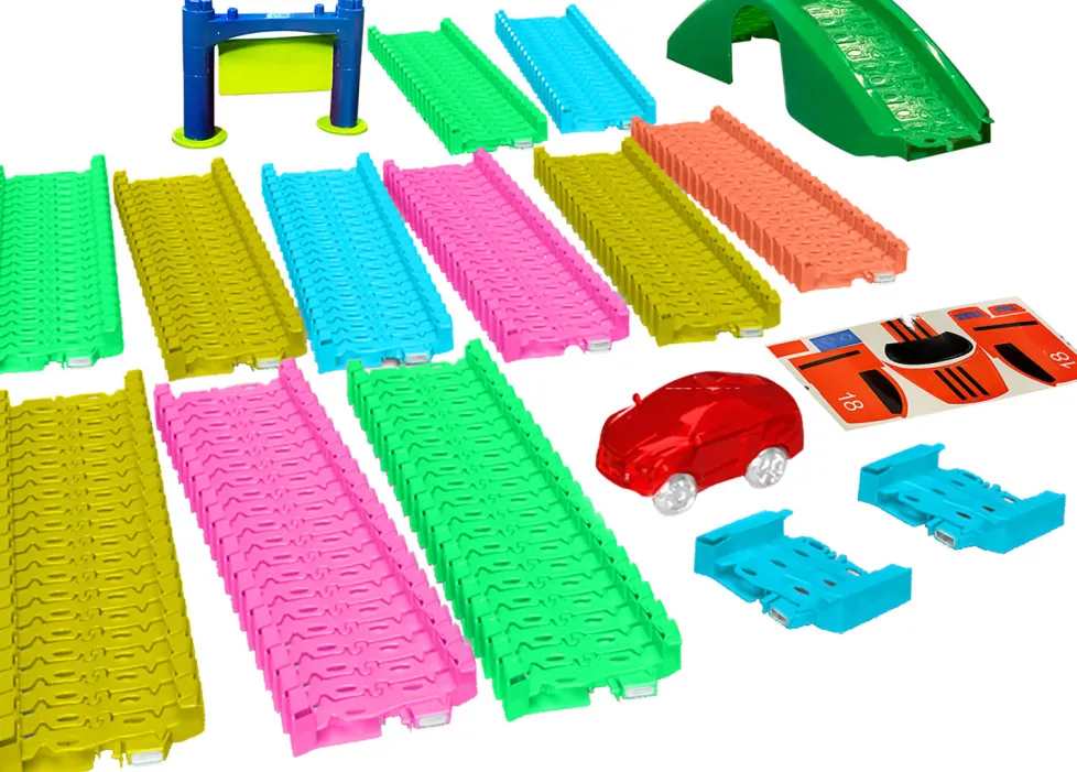 Mindscope Twister Track 3D 11 Feet of Neon Glow In The Dark Track + Car