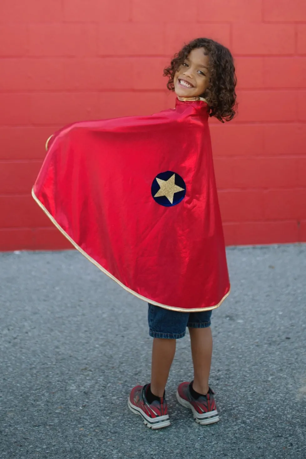 Great Pretenders Gold and Red Reversible Wonder Cape Size 5/6